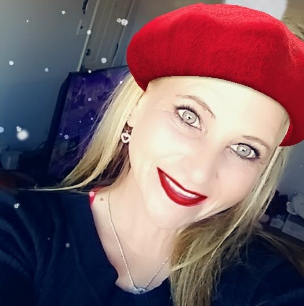 Meet your Posher, Crystal